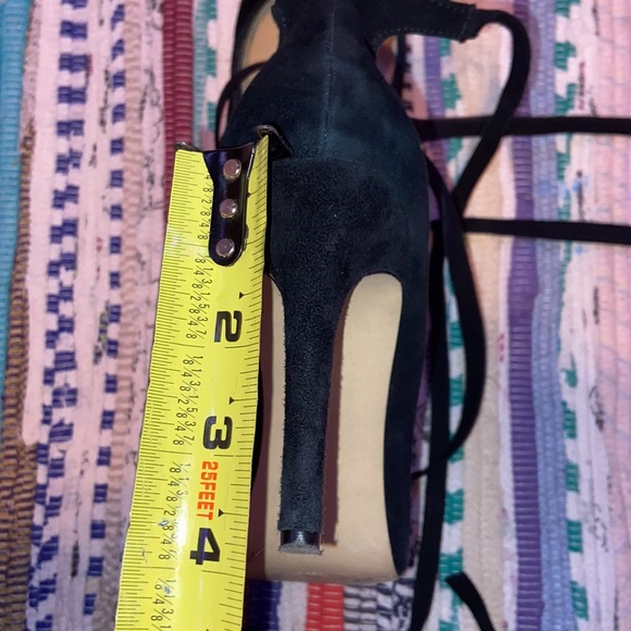 Black lace up heels - Picture 4 of 4